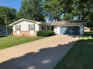 833 N 13th St, Blair, NE 68008