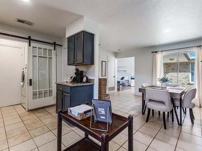 505 Wildwood Ter — Photo 13