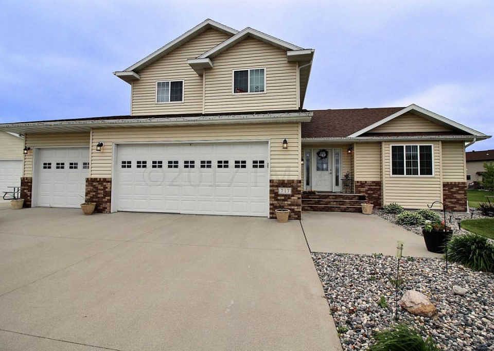 1st image of 717 Sugar Dr