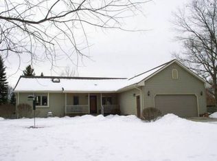 11630 Center Rd, Bath, MI 48808