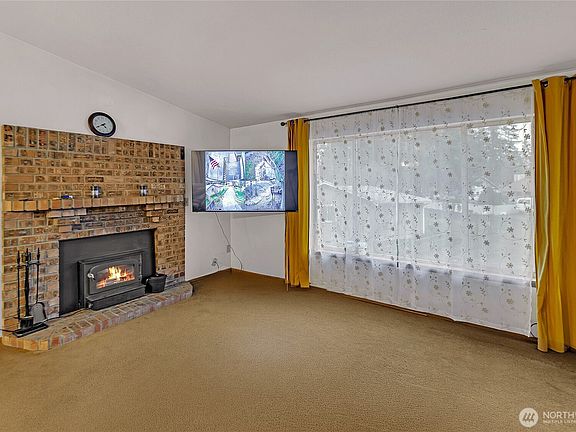 5th image of 14516 2nd Avenue E