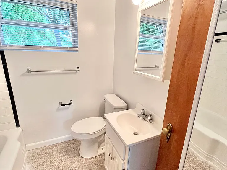 112 Shepherd Ave — Photo 18
