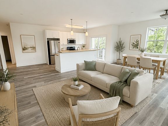 3rd image of 21 Orlando Dr #101