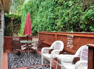 167 Coggeshall Ave #EAST, Newport, RI 02840