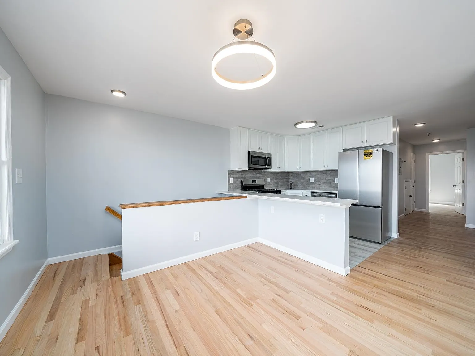 3 bed, 2.0 bath, 1800 sqft, $5,500 — Photo 4