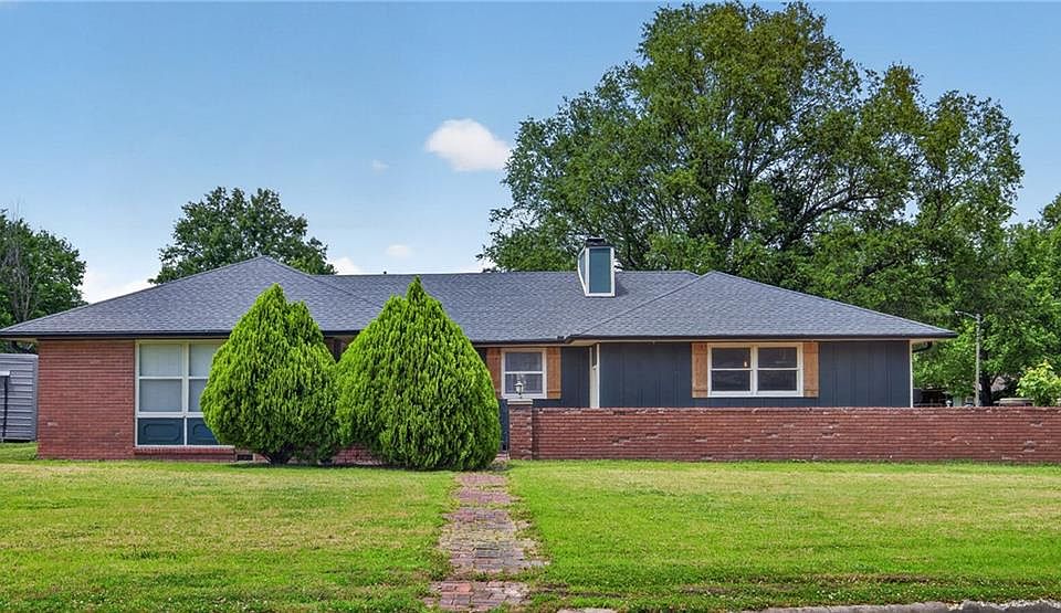 1st image of 504 Sunset Cir