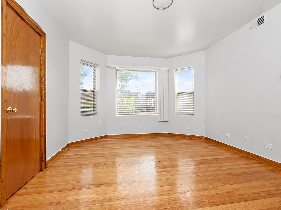 6000-04 S Troy St #3141-45
