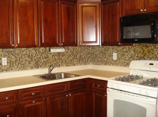 900 E 222nd St, Bronx, NY 10469