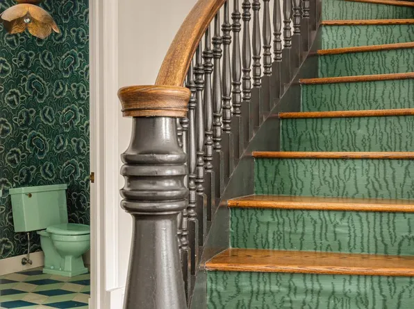 243 East 17th Street image 6 of 43