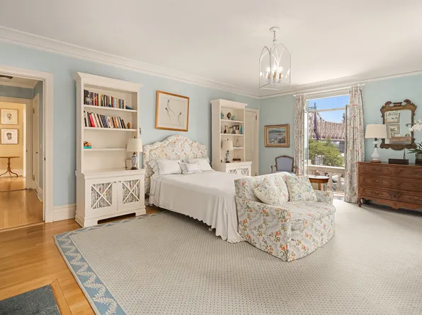 4 Sutton Place image 13 of 19