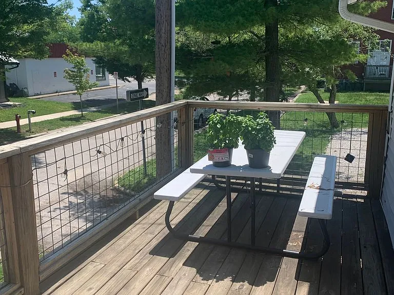 609 N Dunn St — Photo 4