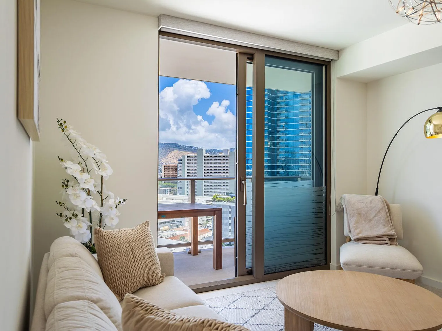2 bed, 2.0 bath, 796 sqft, $6,349 — Photo 2