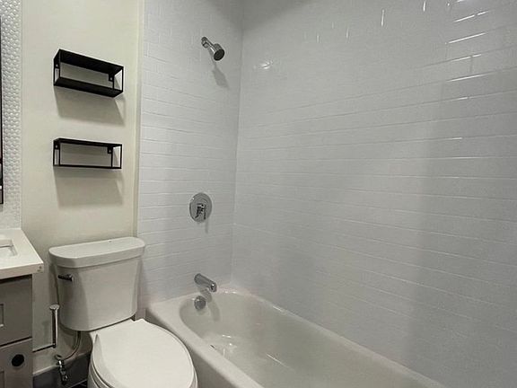 5th image of 41 Long Ave APT 1