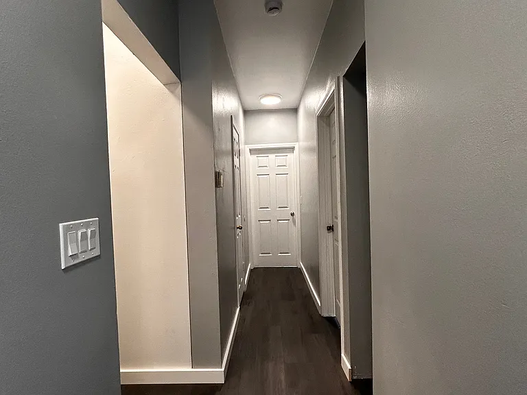 Hallway to bedrooms