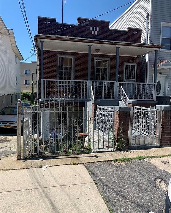 2nd image of 832 E 227th St