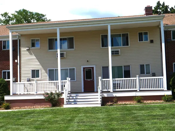300 Ketchamtown Road #C8, Wappingers Falls, NY 12590