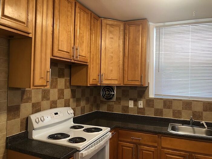 1st image of 4745 Bleigh Ave