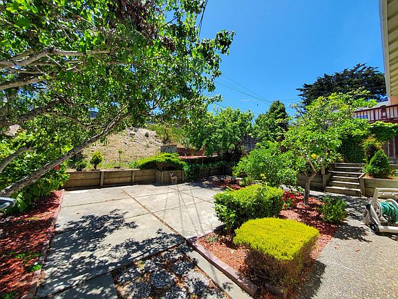 3rd image of 437 Mariposa Dr