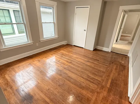 721 Winchester Ave Floor 3, New Haven, CT 06511