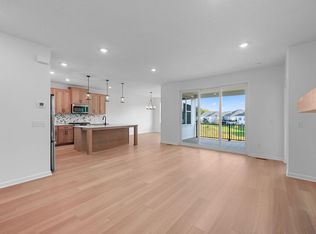 8018 Walnut Ln, Hamel, MN 55340