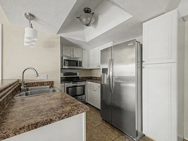 1720 E Thunderbird Rd #1086 — Photo 6