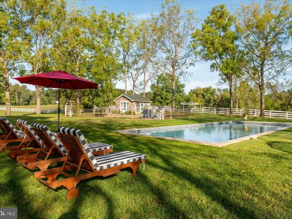 1787 Light Horse Ln, Delaplane, VA 20144