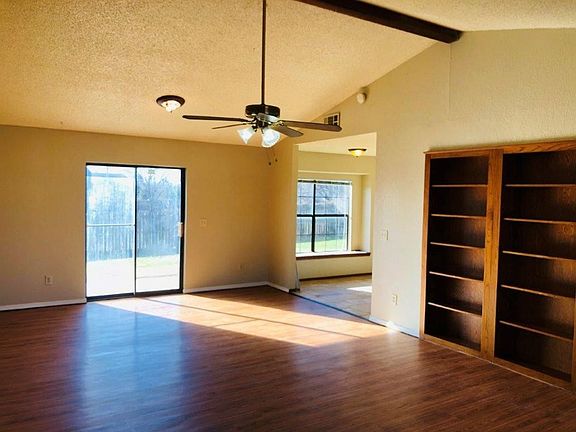 4th image of 1124 SW 133rd Pl