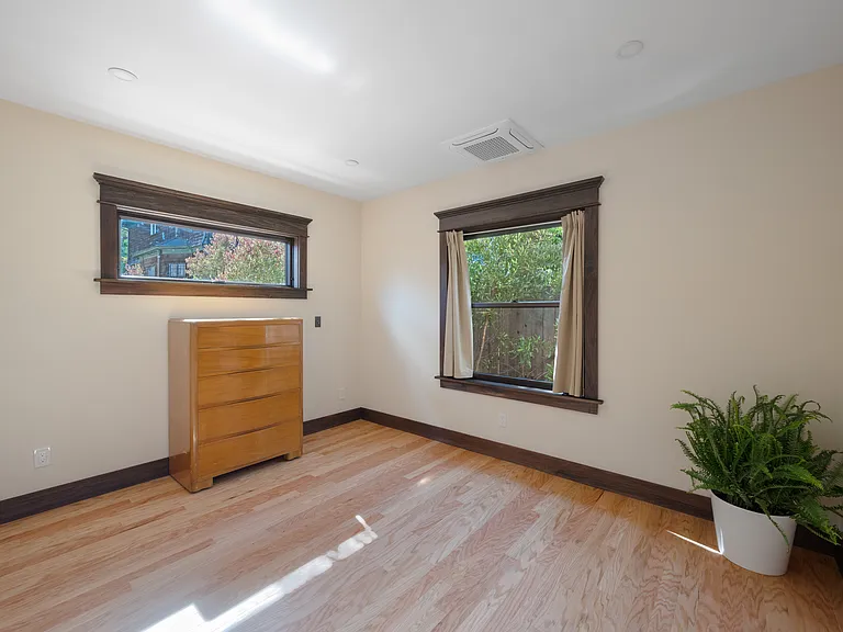 1822 Stuart St — Photo 9