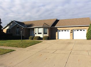 3 Delmar Dr, Clinton, IL 61727