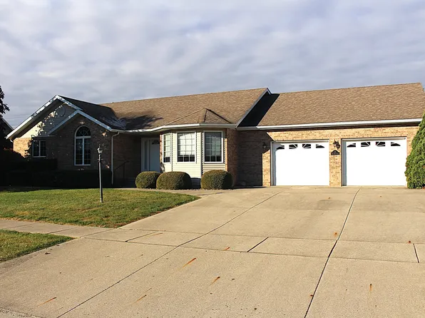 3 Delmar Dr, Clinton, IL 61727