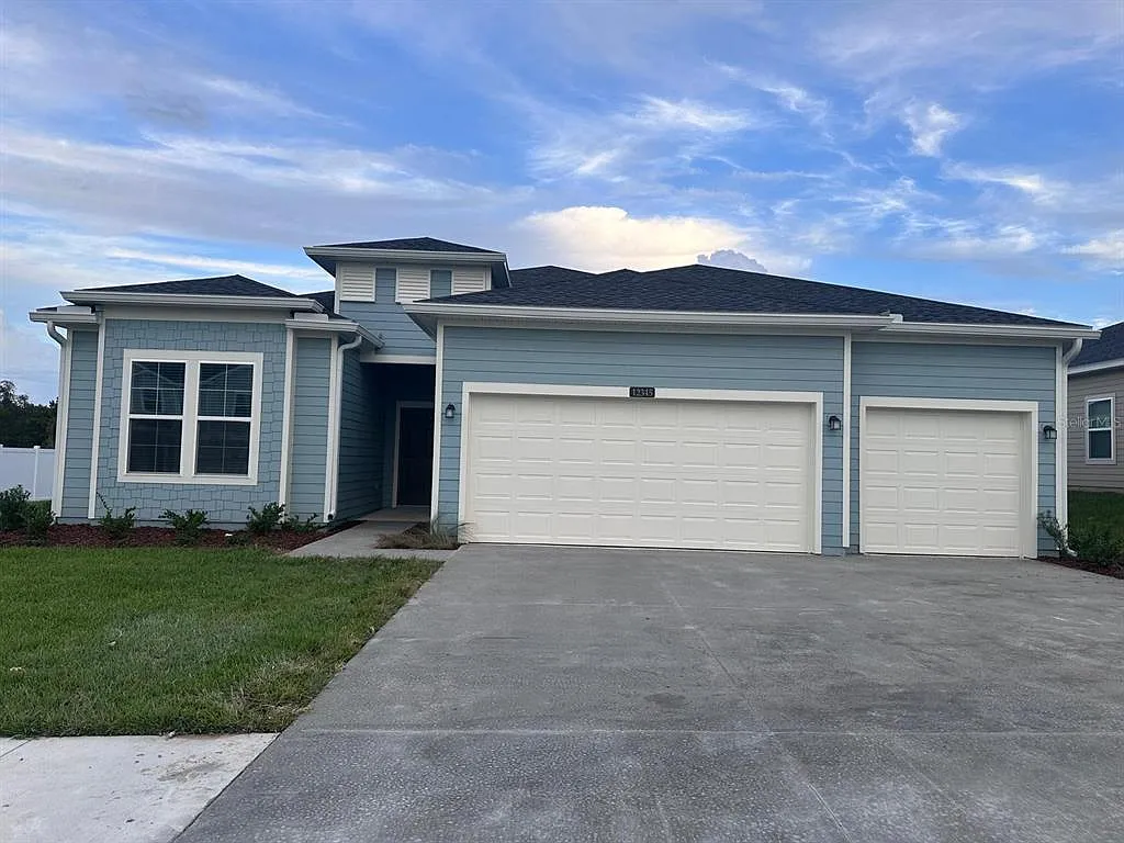 4 bed, 2.0 bath, 2268 sqft, $2,650 — Photo 1