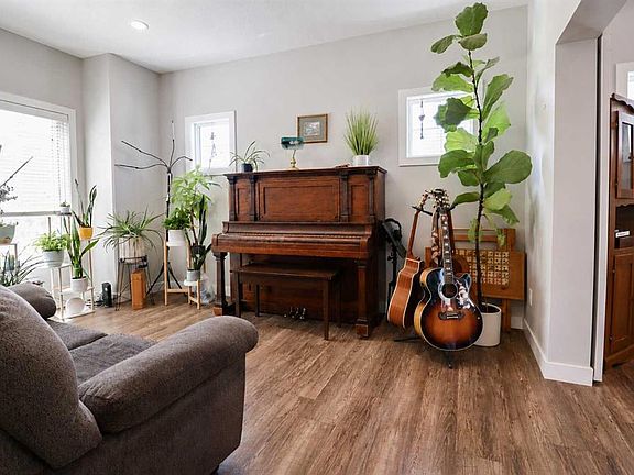 4th image of 10118 S 96th Ave