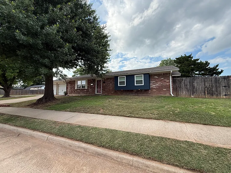 501 Palais Ave — Photo 7