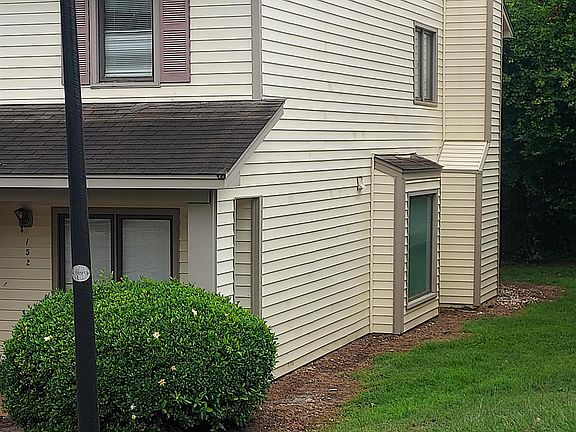 2nd image of 152 Lionsgate Dr