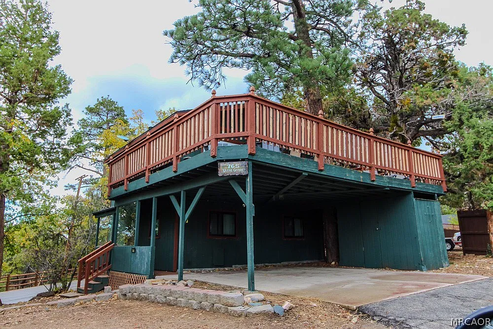 3 bed, 1.5 bath, 1152 sqft, $2,100 — Photo 2