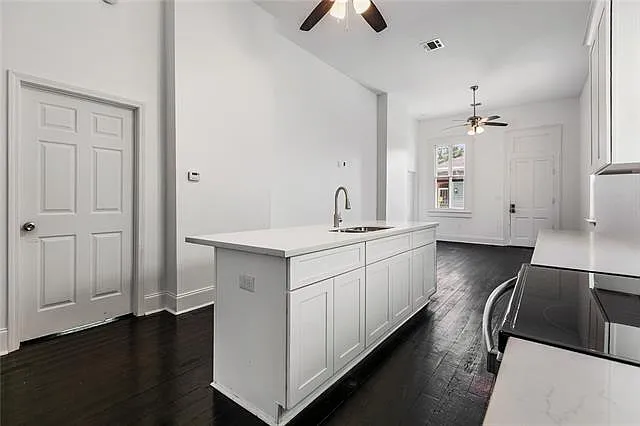 3 bed, 2.0 bath, 1820 sqft, $2,500 — Photo 4