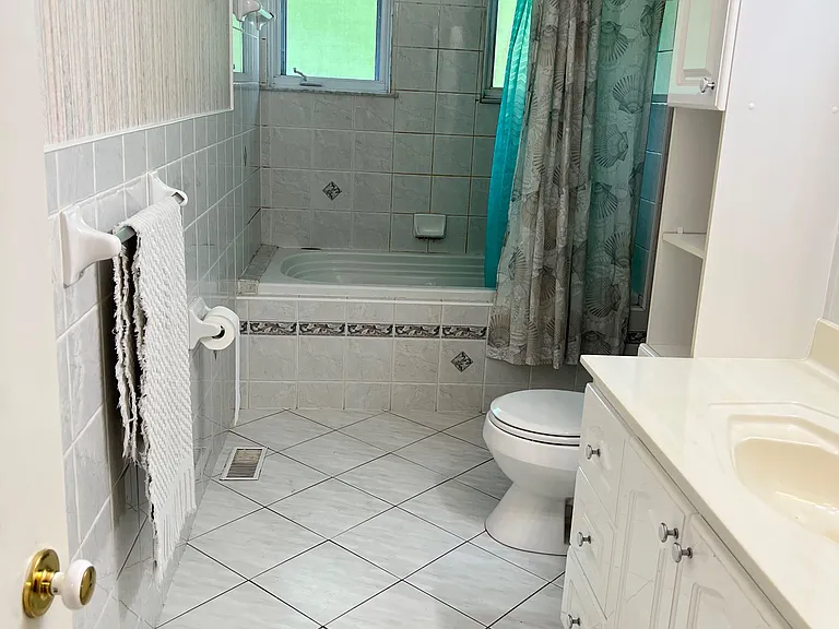 8 Hartsdale Dr — Photo 14