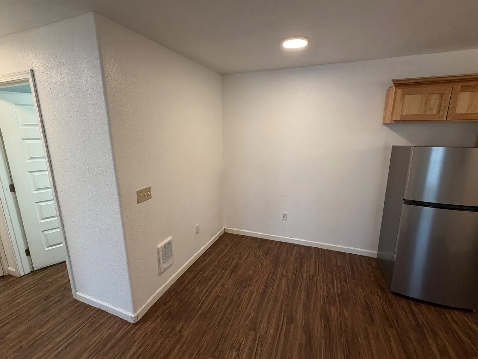 2 bed, 1.0 bath, $1,295 — Photo 3