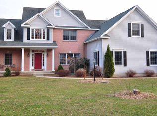 3 Pembroke Dr, Suffield, CT 06078
