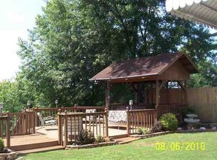 415 Riverside Dr, Chesapeake, OH 45619