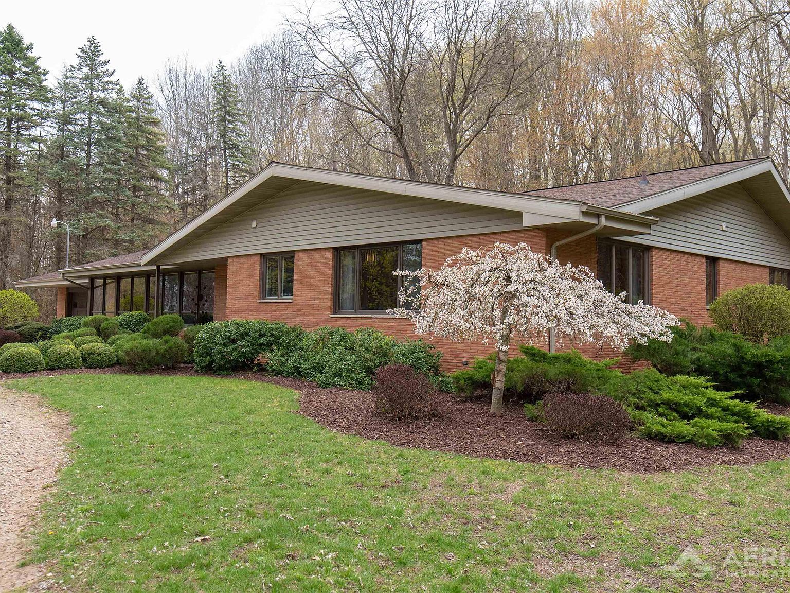 2950 Lake Rd, West Branch, MI 48661 Zillow