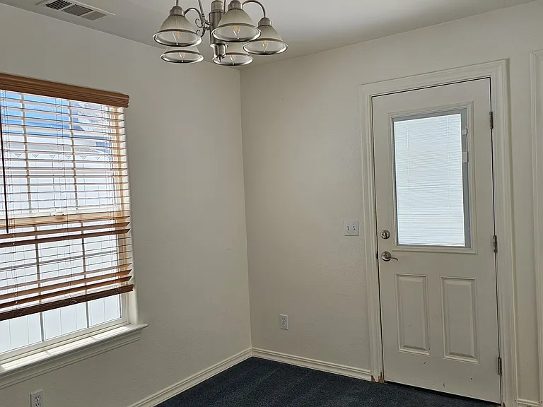 510 Hampton Pl — Photo 12
