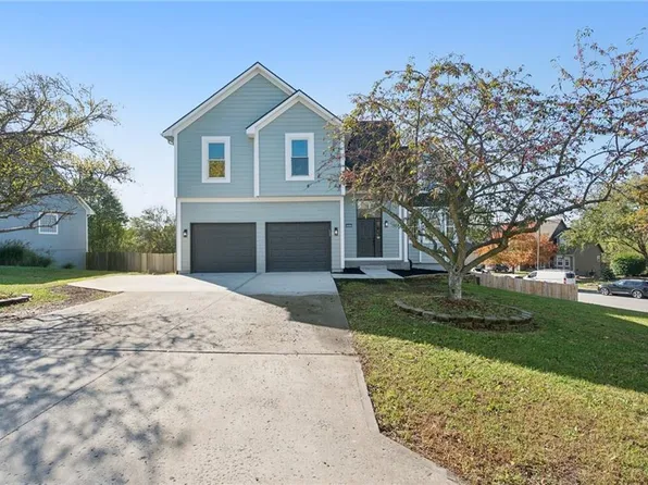 1515 Fox Run Ln, Raymore, MO 64083