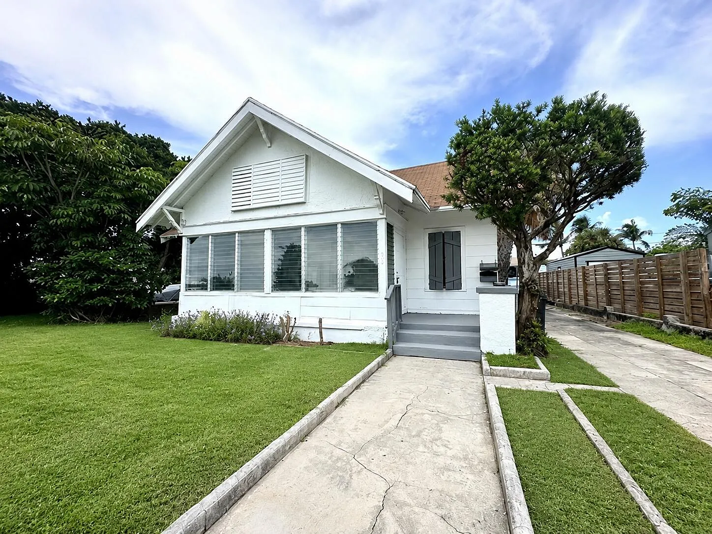 3 bed, 1.5 bath, 1100 sqft, $2,700 — Photo 1