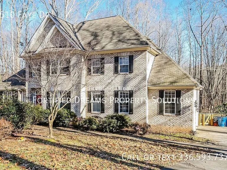 5510 Faye Dr — Photo 2