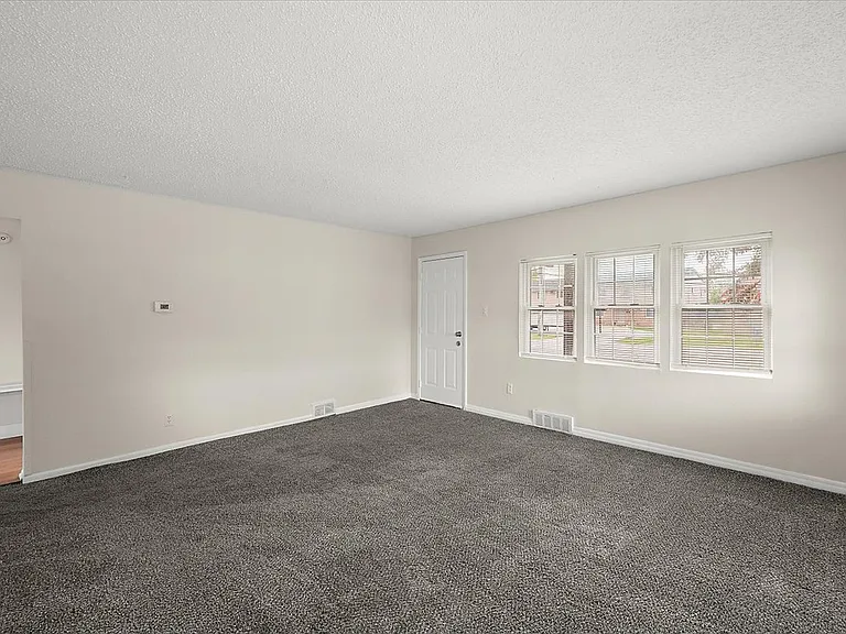 35711 Alfred St — Photo 17