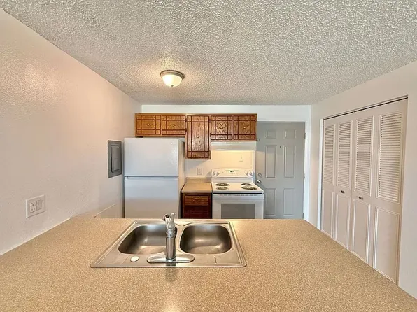 1691 Moore Ave APT 4, Pueblo, CO 81005