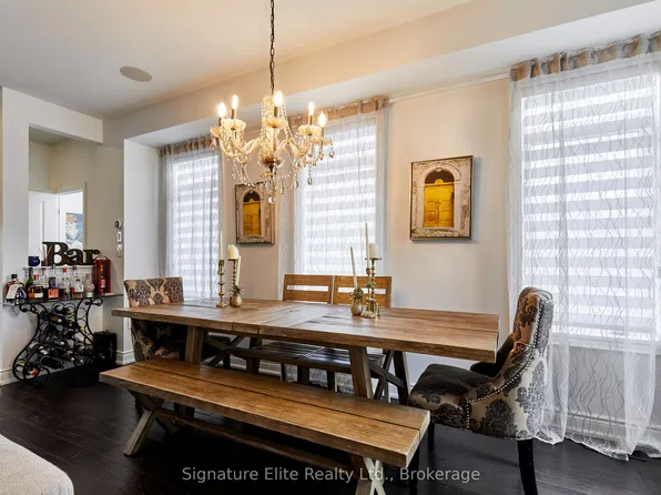 51 Gordon Cir, Newmarket, ON L3Y 0C9