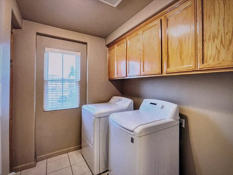 2140 Gibralter Ct — Photo 14