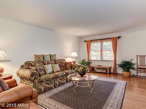 3rd image of 5818 Edson Ln